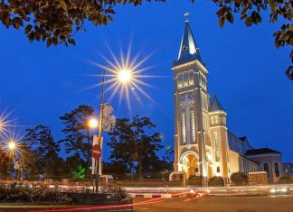 Check in nhà thờ Con Gà – điểm du lịch Đà Lạt miễn phí không thể bỏ qua Check in nhà thờ Con Gà - điểm du lịch Đà Lạt miễn phí không thể bỏ qua
